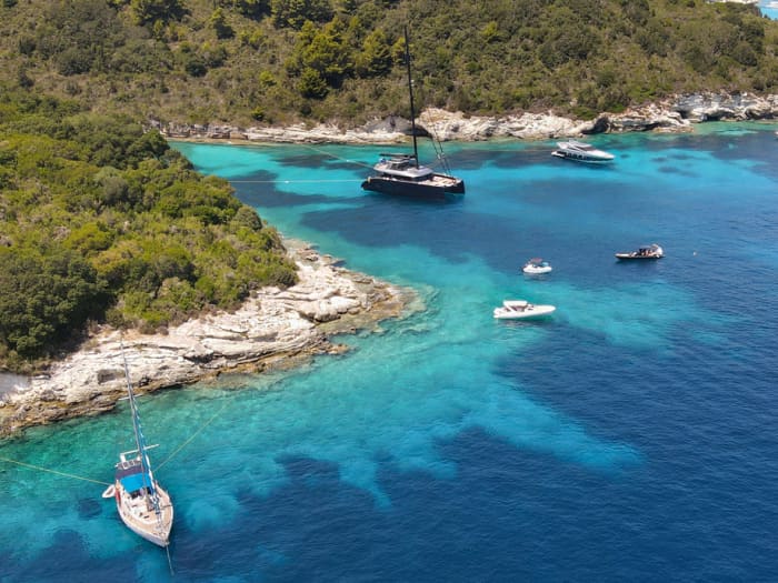 Découvrez Sivota : une excursion d'une journée en bateau de luxe