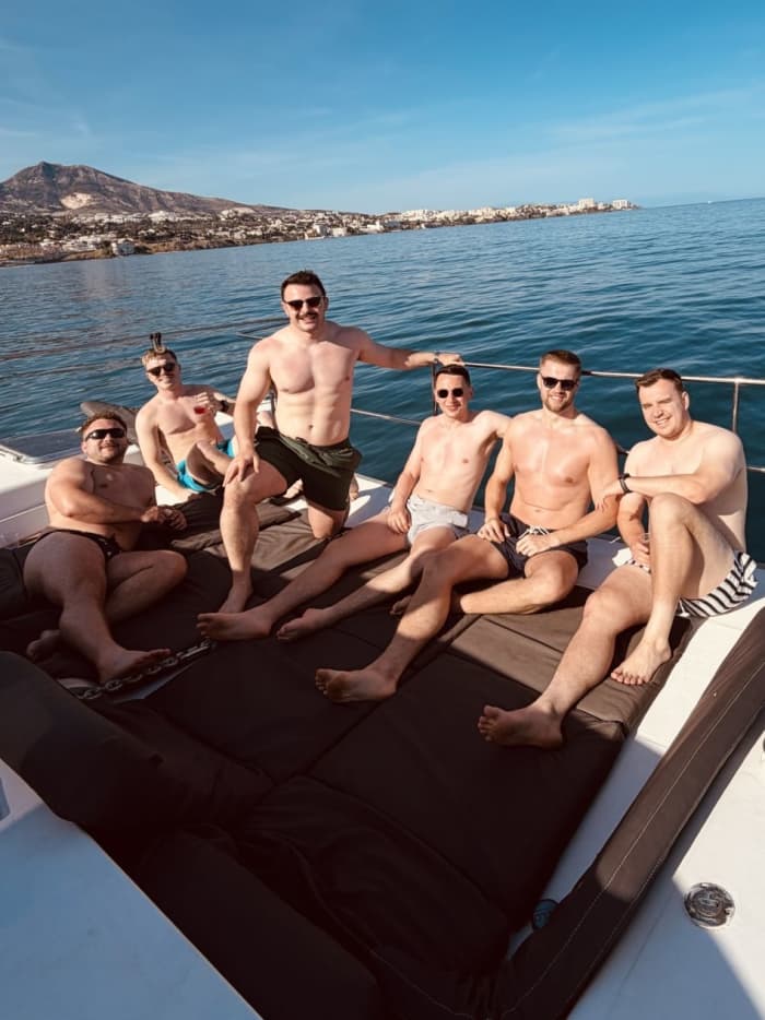 Two hours of pure Mediterranean: swimming, cava and dolphins in Benalmádena