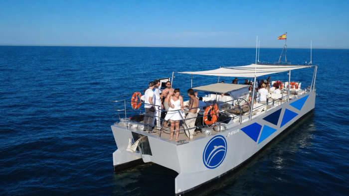 Boat for up to 25 people. Private events.