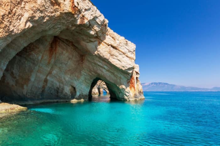 5-hour Yacht Cruise to Shipwreck Beach & the Blue Caves