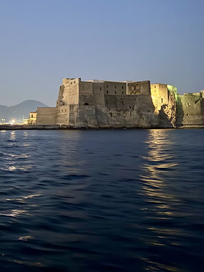 Afternoon dinghy tour - Sunset in Posillipo, with aperitif moored in front of Lungomare Caracciolo
