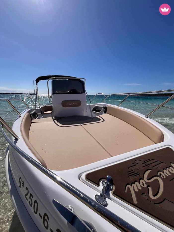 8 uur durende Ibiza & Formentera-trip: geheime baaien, strandclubs en kristalhelder water