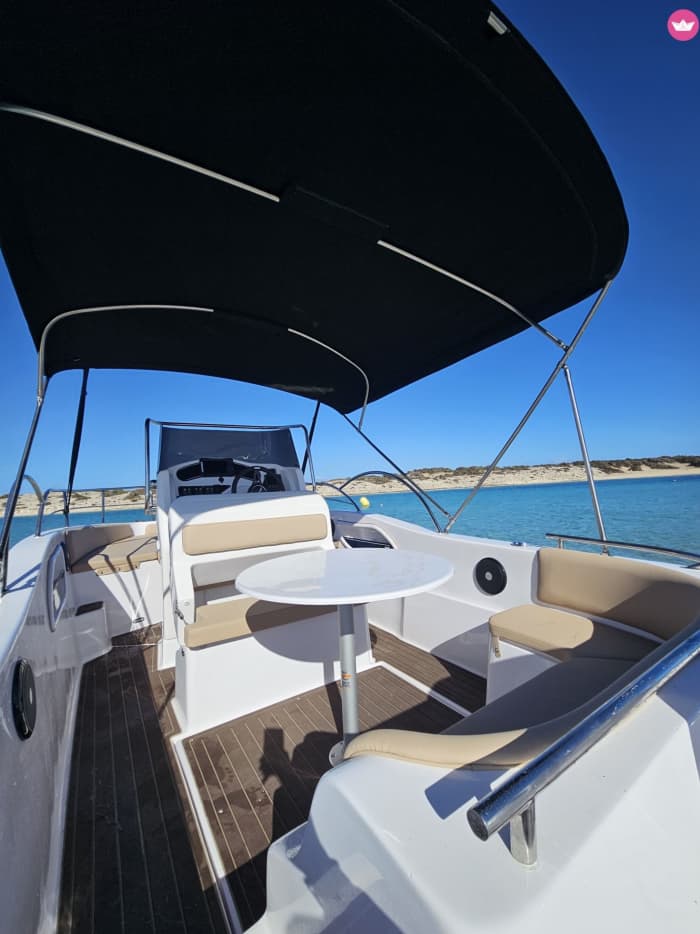 8 uur durende Ibiza & Formentera-trip: geheime baaien, strandclubs en kristalhelder water