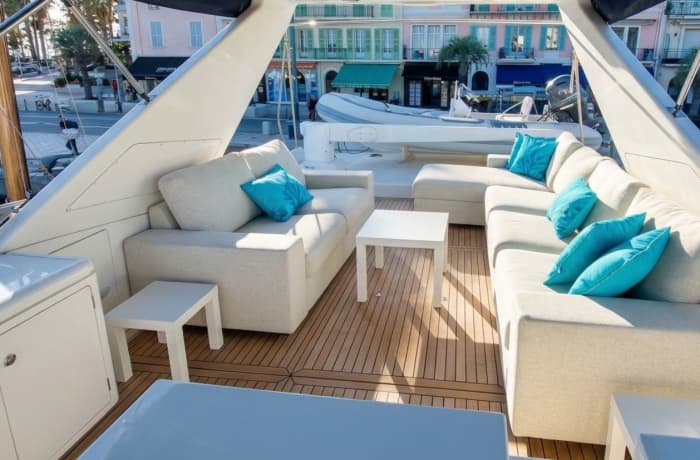 Sonnenuntergangsfahrt auf einer Luxusyacht – Cannes