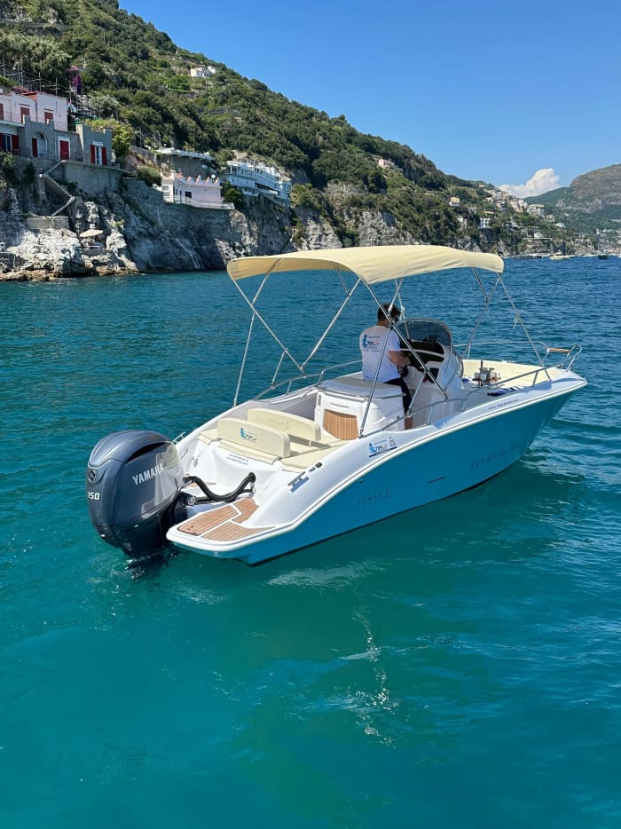 BERMUDA 690: 7-Hour Amalfi Coast Tour from POSITANO