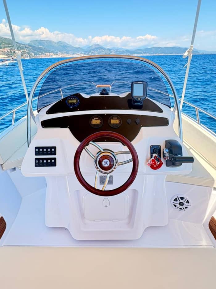 BERMUDA 690: 7-Hour Amalfi Coast Tour from POSITANO