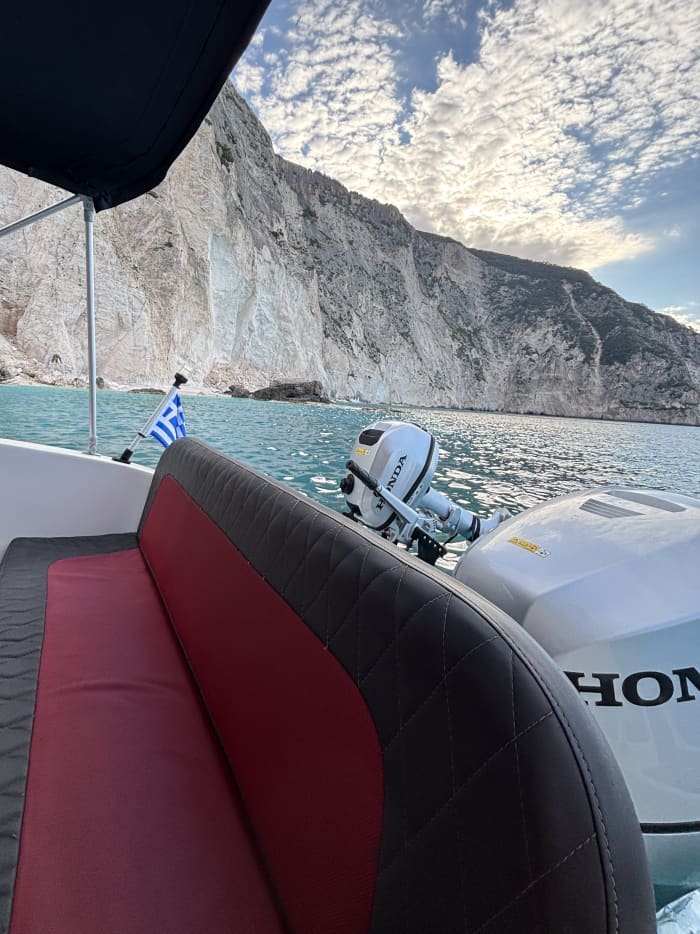 Découvrez Zakynthos comme peu ont la chance de le faire.