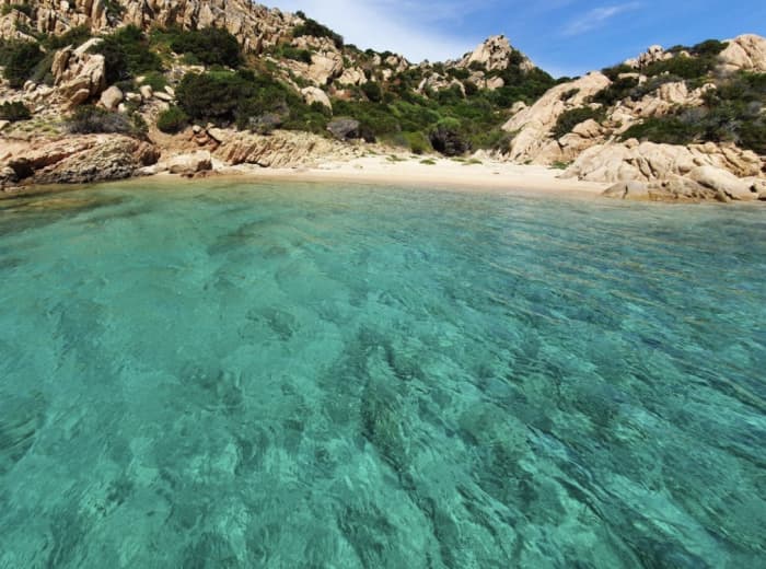 Descubre La Maddalena desde el mar: una experiencia exclusiva de 8 horas.