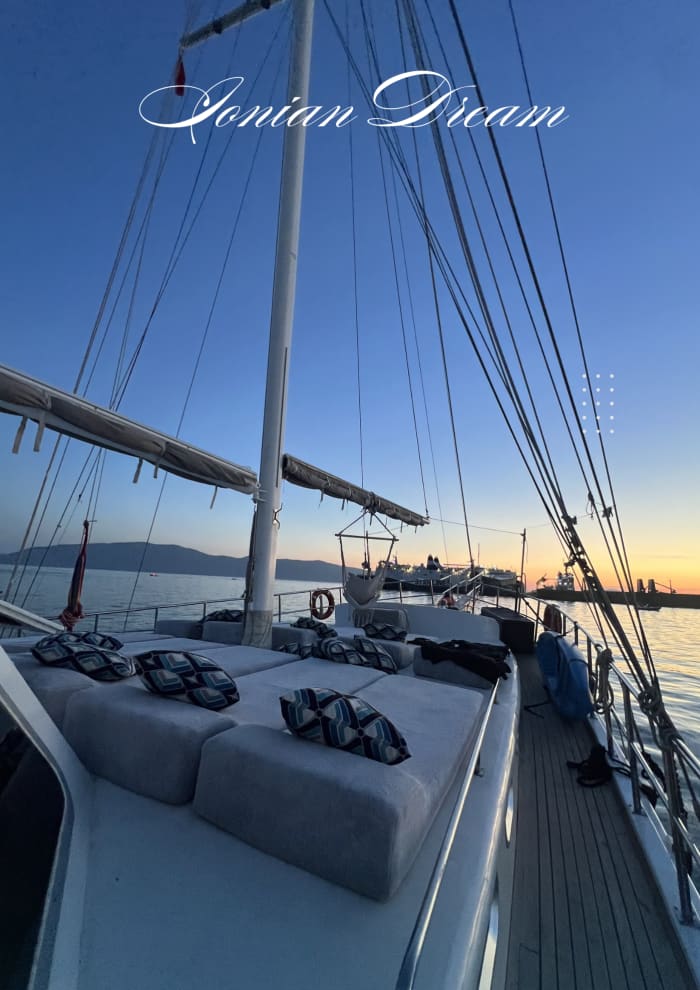 Luxecruise naar het eiland Sazan, Karaburun en de Haxhi Ali-grot