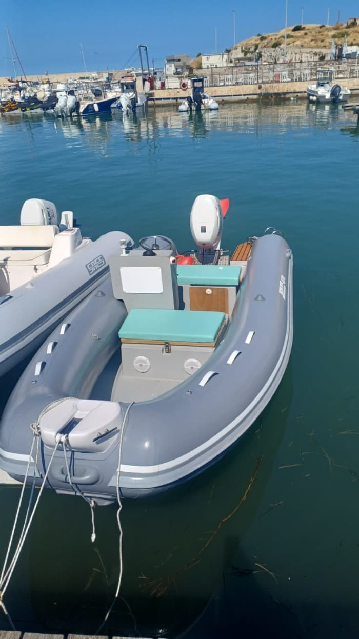 Gargano by dinghy – Half-day cave tour