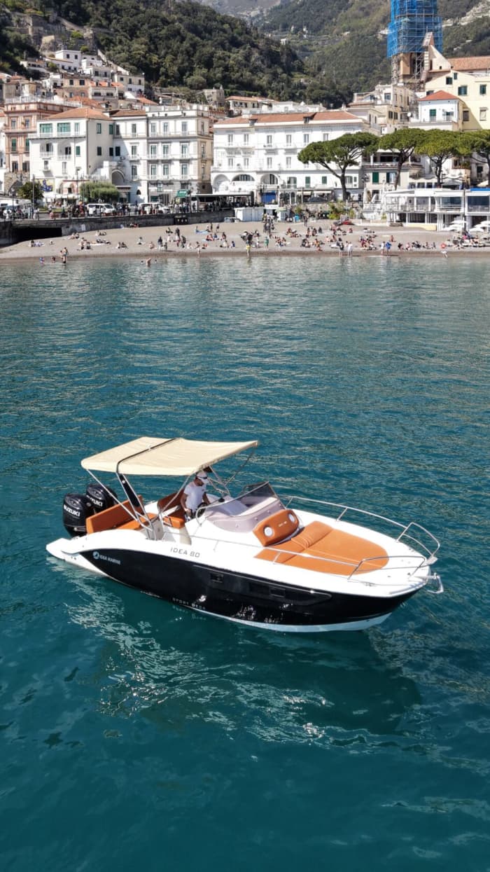CAPRI PREMIUM EXPERIENCE – FARAGLIONI, CAVES AND CRYSTAL CLEAR WATERS