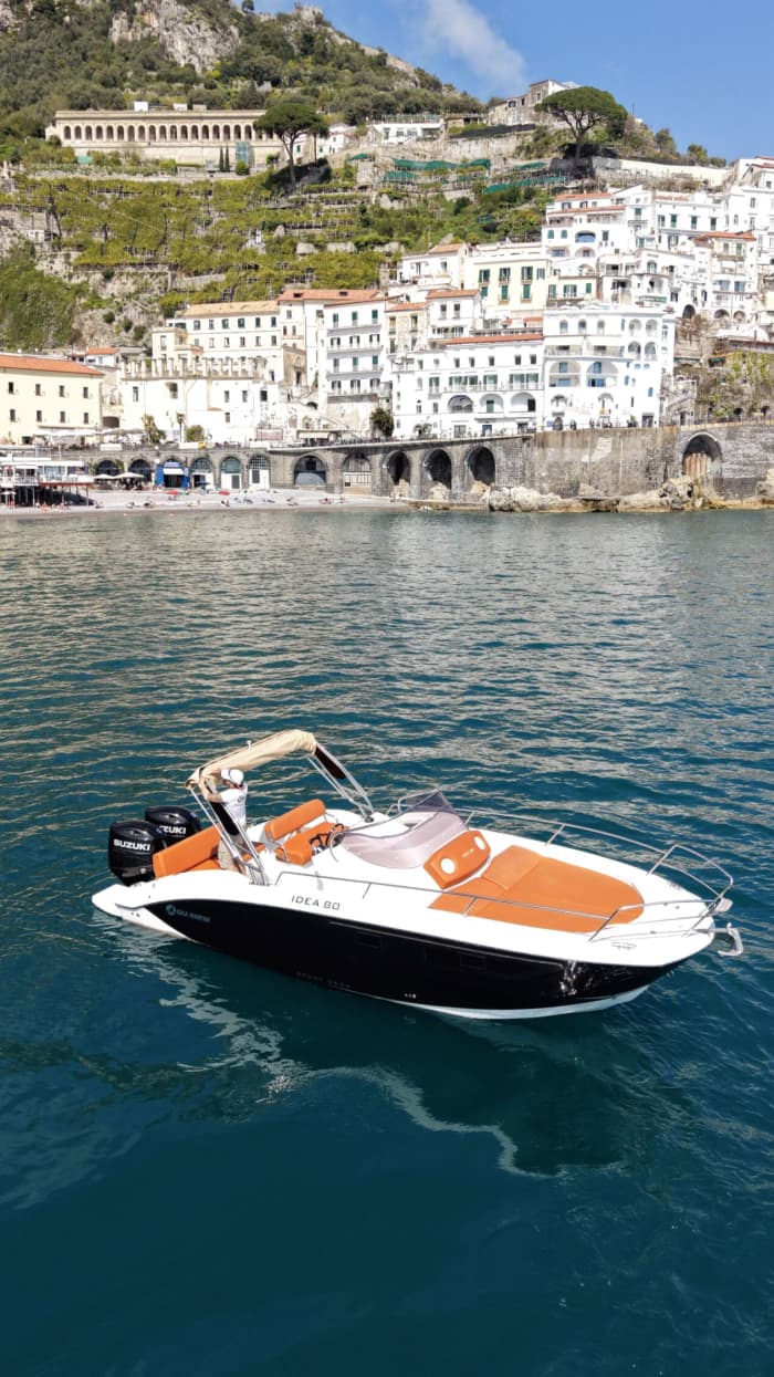 CAPRI PREMIUM EXPERIENCE – FARAGLIONI, CAVES AND CRYSTAL CLEAR WATERS