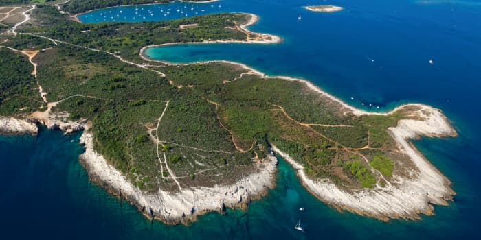 From Medulin: South Istria Speedboat Tour with Snorkeling