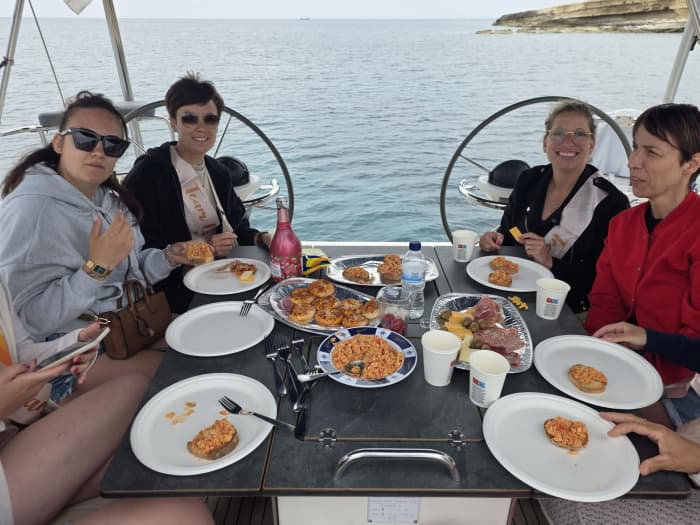 8-uur durende Comino- en Gozo-cruise vanuit Msida – Blue Lagoon, Crystal Lagoon en verborgen baaien