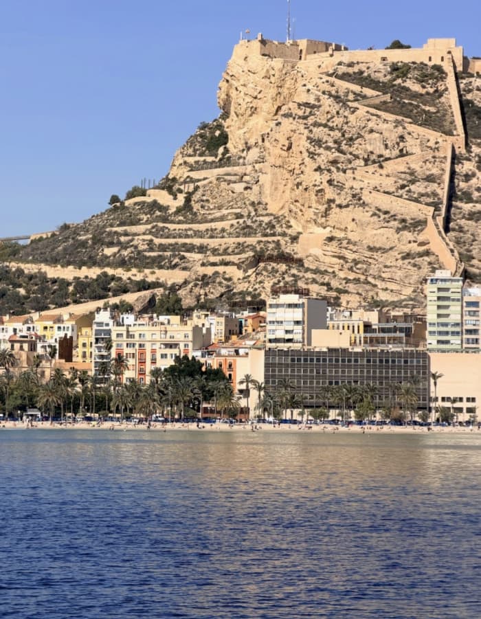 A premium day between Alicante and TABARCA