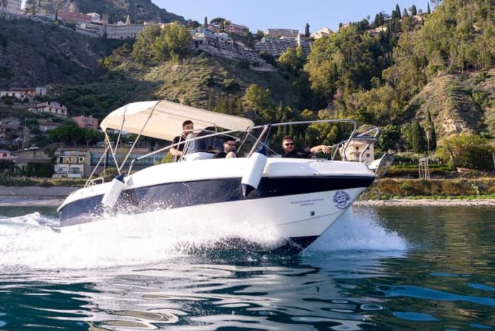 2-Hour Taormina Boat Tour: Isola Bella, Caves, and Snorkeling