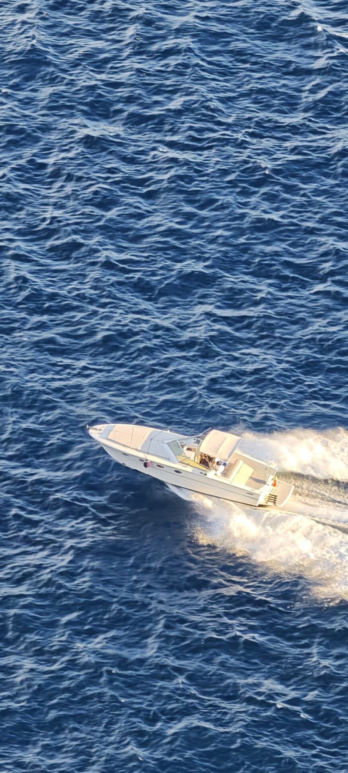 Amalfi, Capri und Isola dei Galli – 7 Stunden auf der Tornado 38