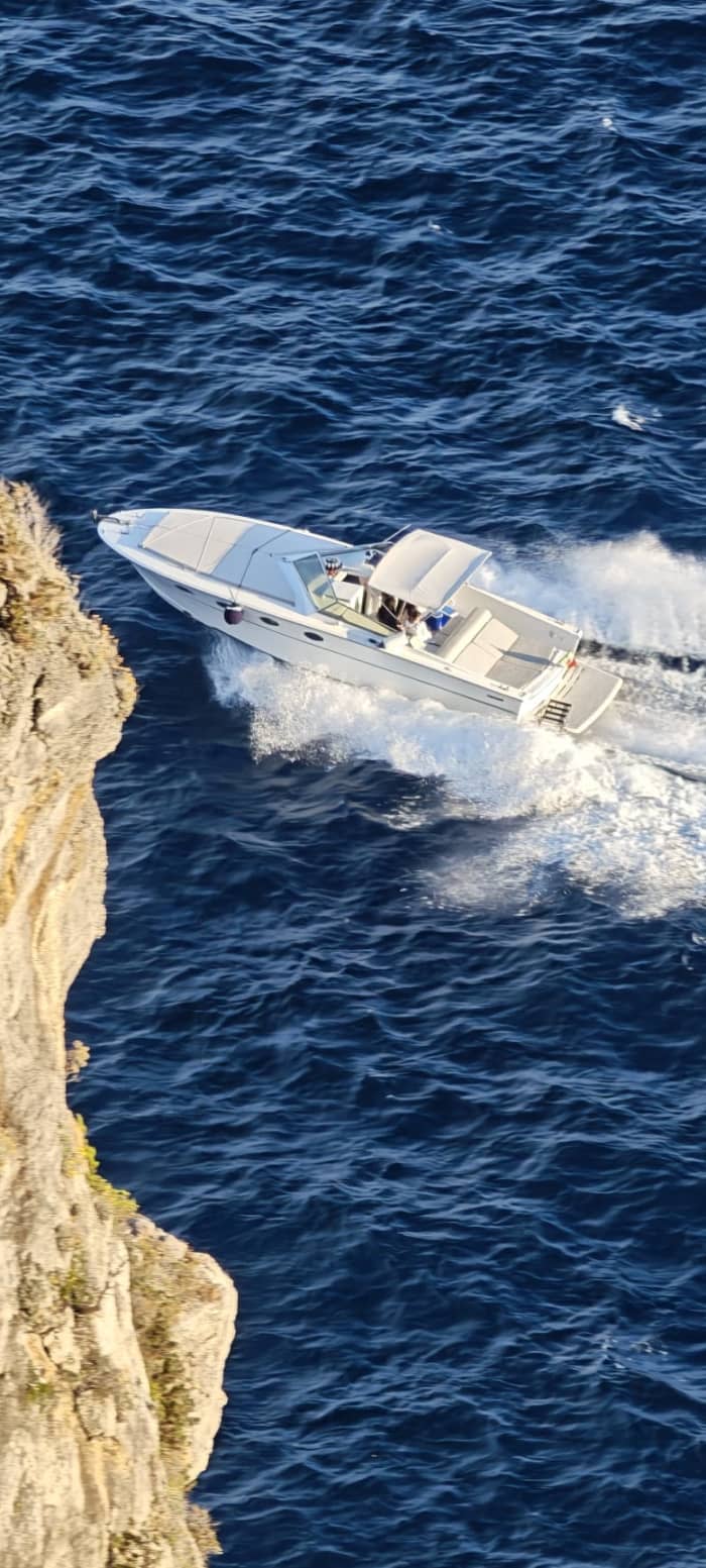 Amalfi, Capri und Isola dei Galli – 7 Stunden auf der Tornado 38