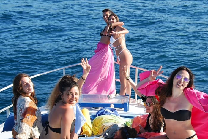 Daily Experience with Snorkeling & Soft Drink