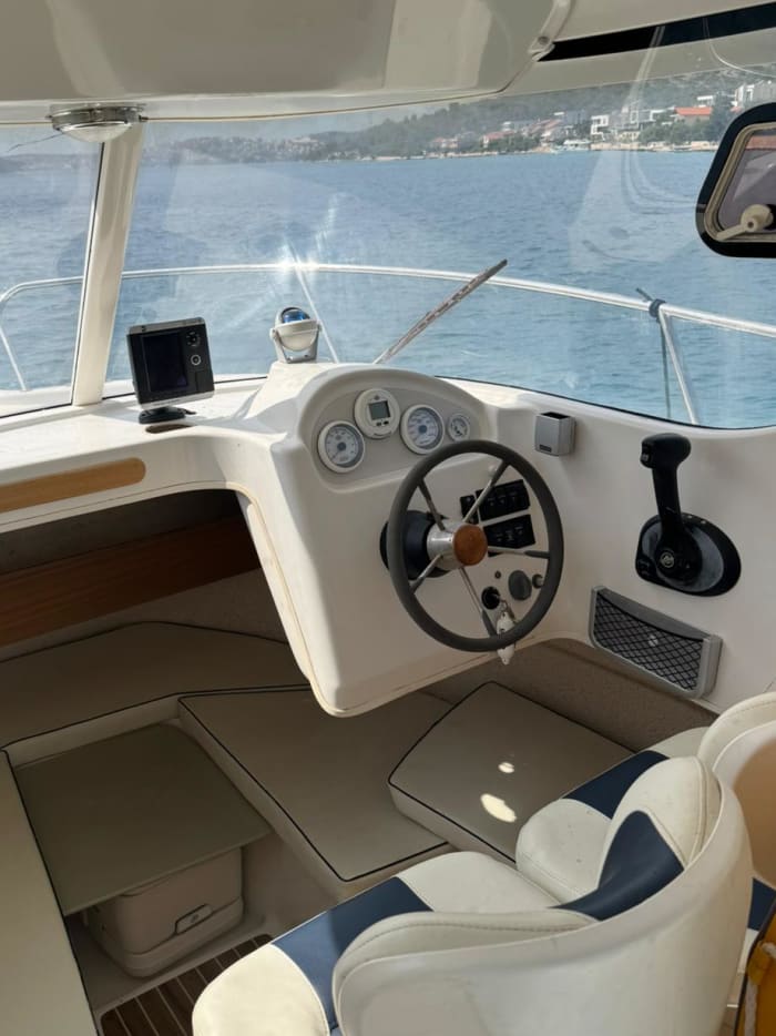 Excursión privada en barco de 4 horas: relájese y explore los alrededores de Ražanj.