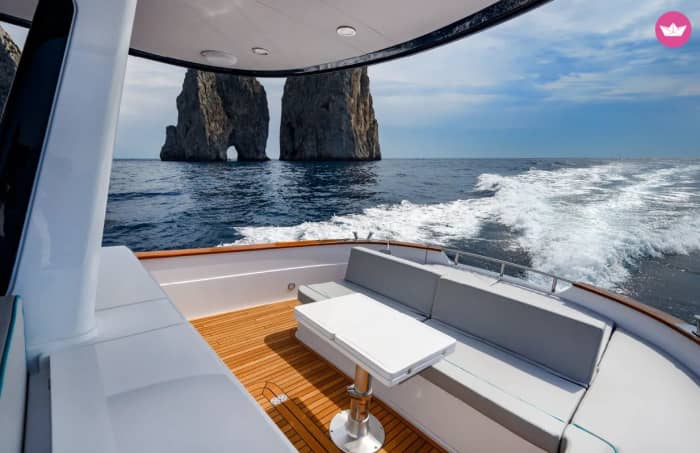 Half-day morning excursion aboard the Apreamare Gozzo 35