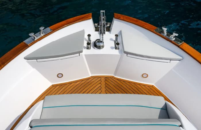 Half-day morning excursion aboard the Apreamare Gozzo 35