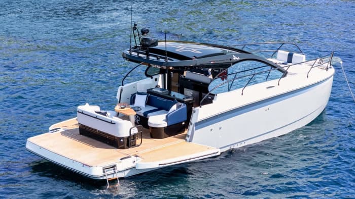 Full-Day Yacht Experience in Dénia
