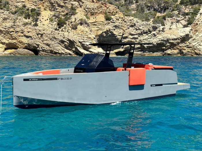 Luxe-ervaring op Ibiza en Formentera: zonsondergangbeleving | Premium charter voor 9 personen met kapitein