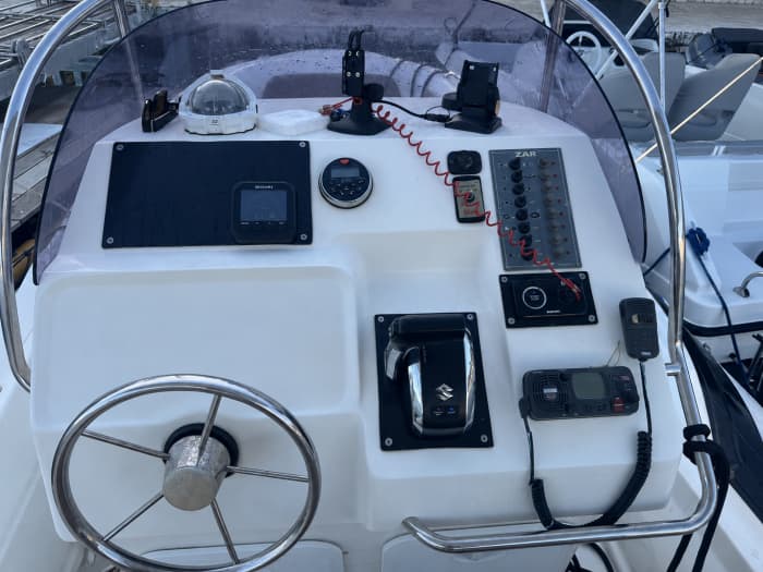 Luxe Zar Formenti 75 RIB met schipper in Hvar – Blauwe Grot, Pakleni-eilanden en verborgen baaien