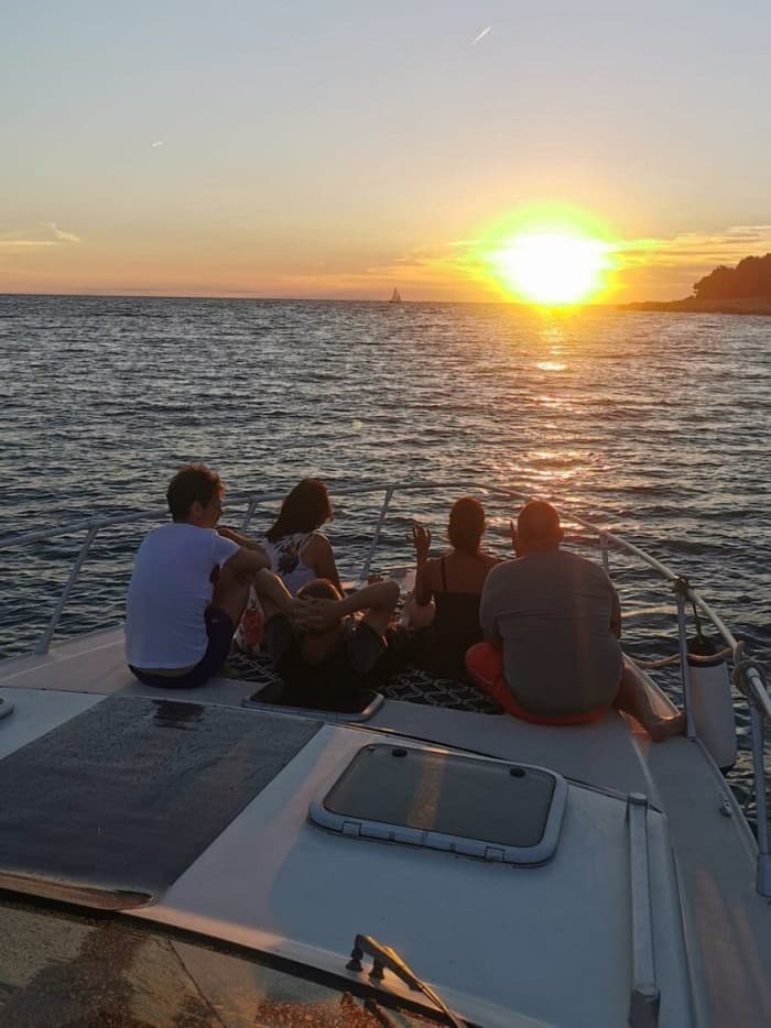 Pula: Private Boat Trip Mediterranea (Sunset With Dolphins)