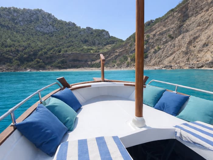 Alcudia: Private boat tour to the lighthouse island