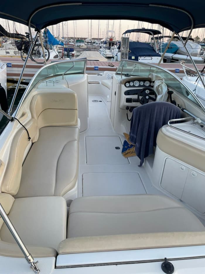 6-HOUR SEA RAY TOUR