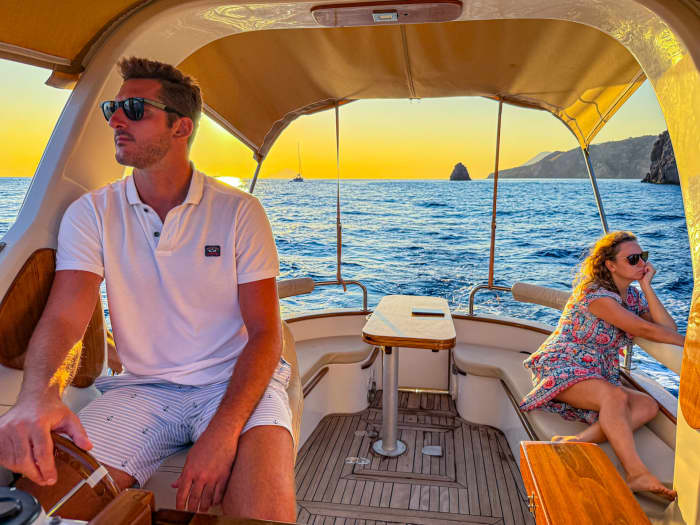 Une journée dans les îles Éoliennes — Huit heures entre Lipari et Vulcano avec apéritif, vin et produits locaux.

Accès optionnel aux autres îles.