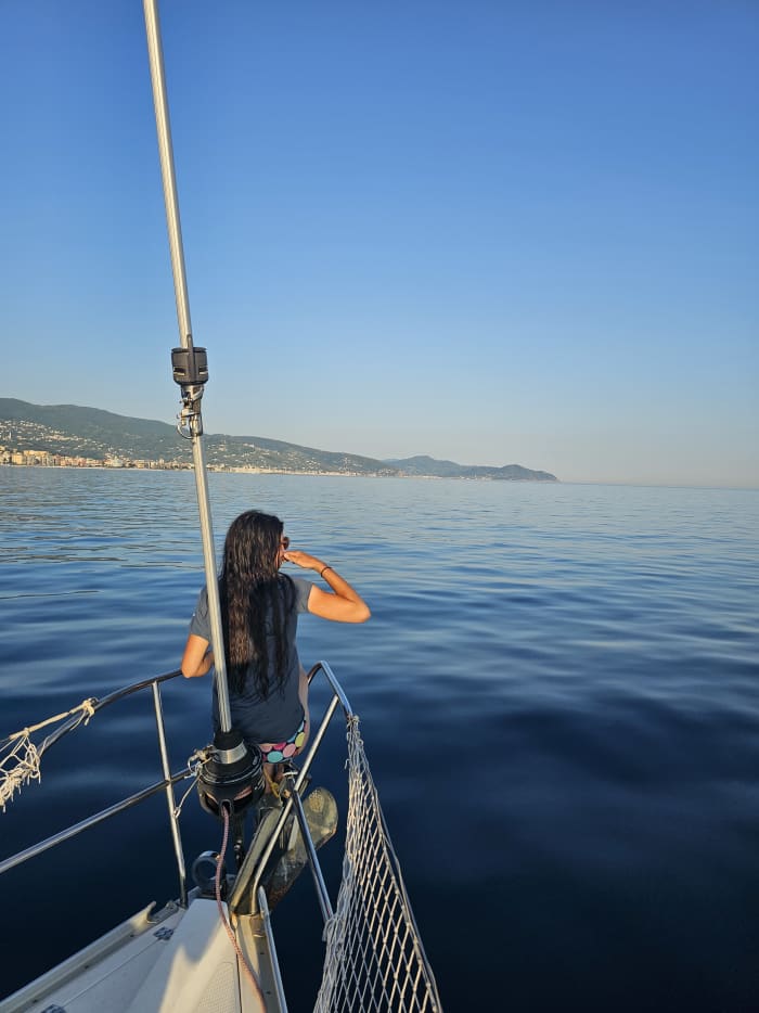 Escursione in barca a vela di mezza giornata tra Portofino e San Fruttuoso con aperitivo e degustazione di vini.