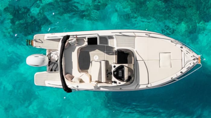 Private boat trip through the crystal-clear waters of Mallorca