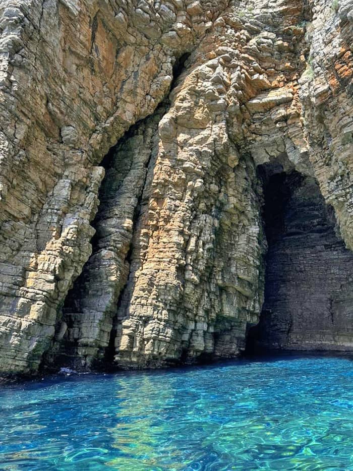 Top-Rated Sea Escape - Beaches, Caves & Swimming Stops