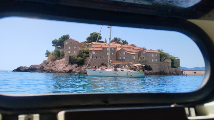 Top-Rated Sea Escape - Beaches, Caves & Swimming Stops