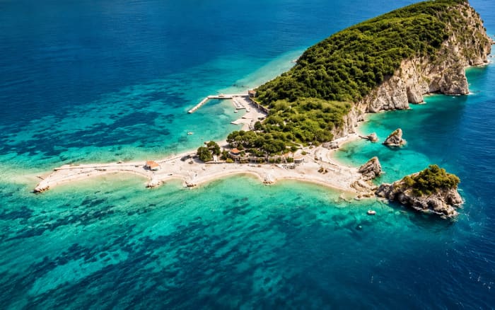 Escapade balnéaire de premier choix : plages, grottes et zones de baignade