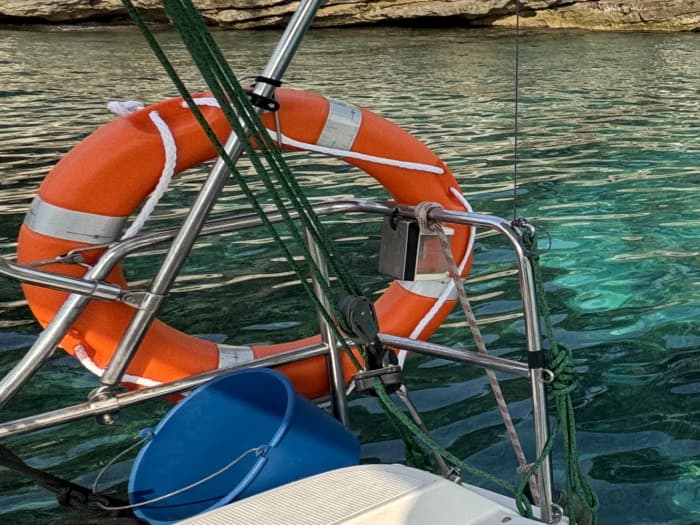 8 uur - Vaar langs de geheime baaien van Menorca en beleef een dag als een local.