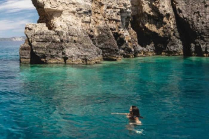 Full Day Discovery Cruise – Shipwreck, Blue Caves & Marathonisi