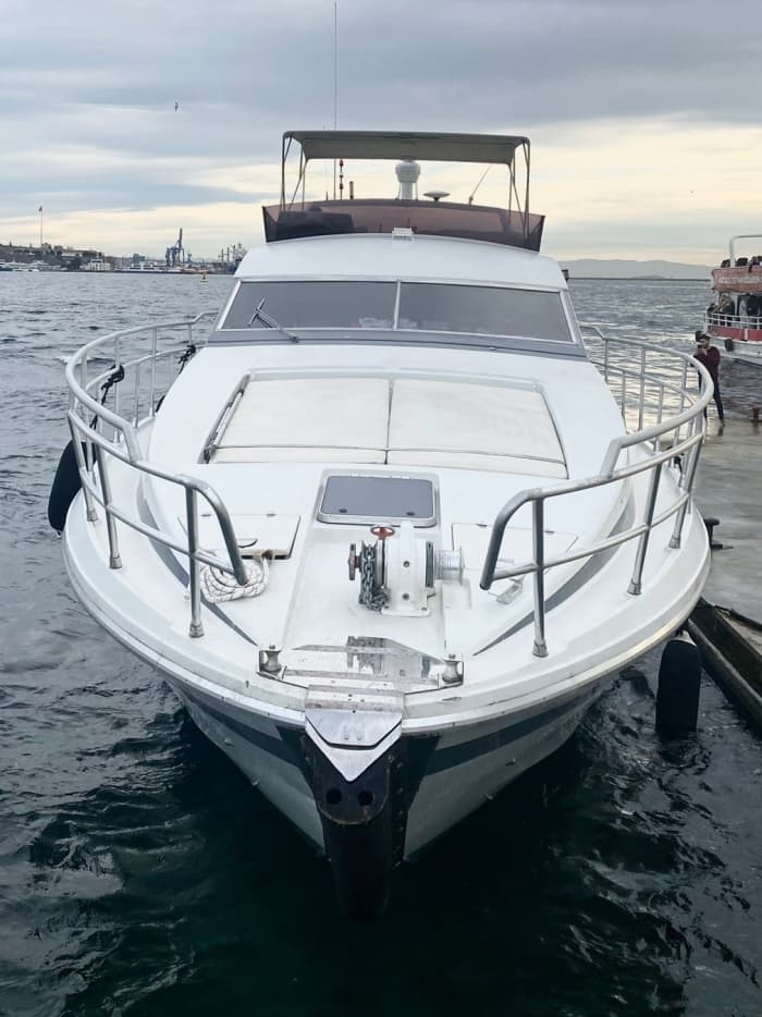 Luxury Yacht Tour in Istanbul – Up to 12 Guests