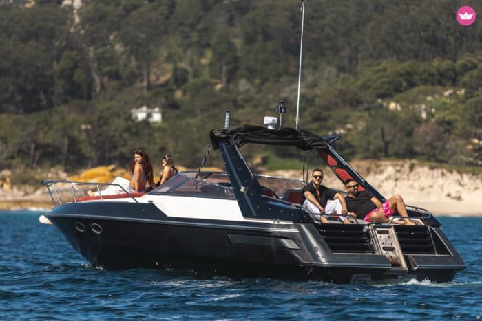 navega con estilo en un exclusivo sunseeker tomahawk 37