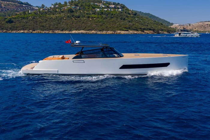 Daily Boat Tour – Relax and Sea Experience