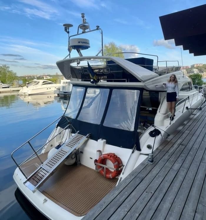 Escursione in yacht di un'intera giornata