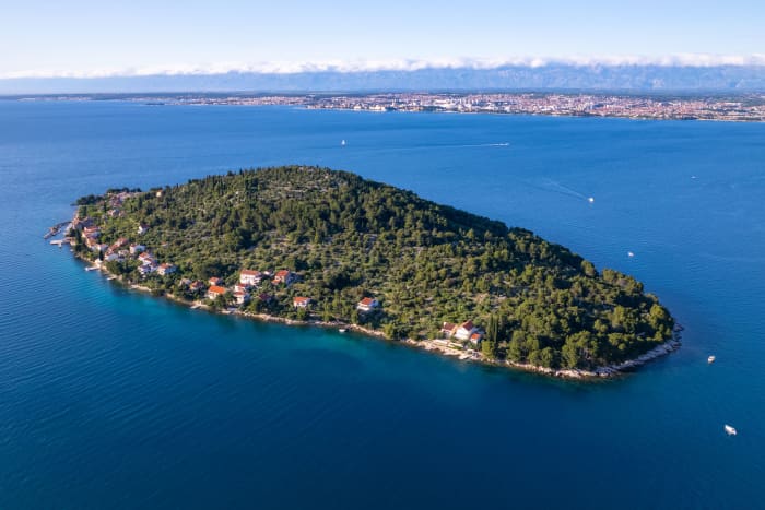 Organized boat tour: Kostanj - Kukljica - Ošljak - Zadar