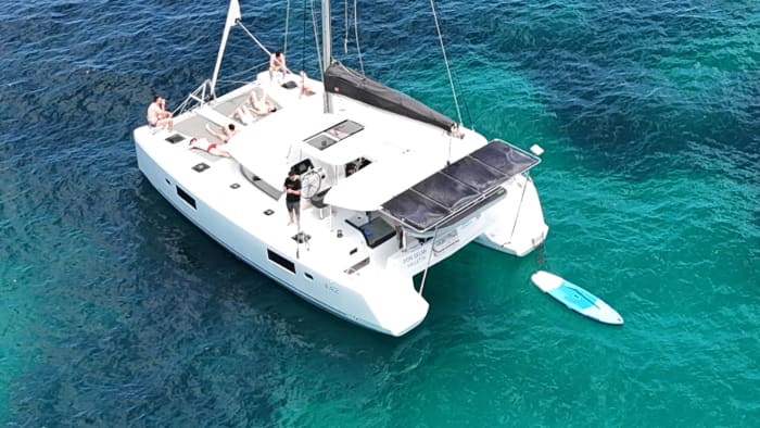Ontdek de verborgen lagunes van Malta per luxe catamaran.