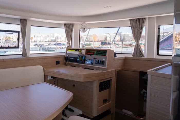 Ontdek de verborgen lagunes van Malta per luxe catamaran.