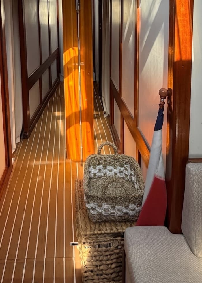 Odkryj Saint-Tropez na pokładzie zabytkowej łodzi