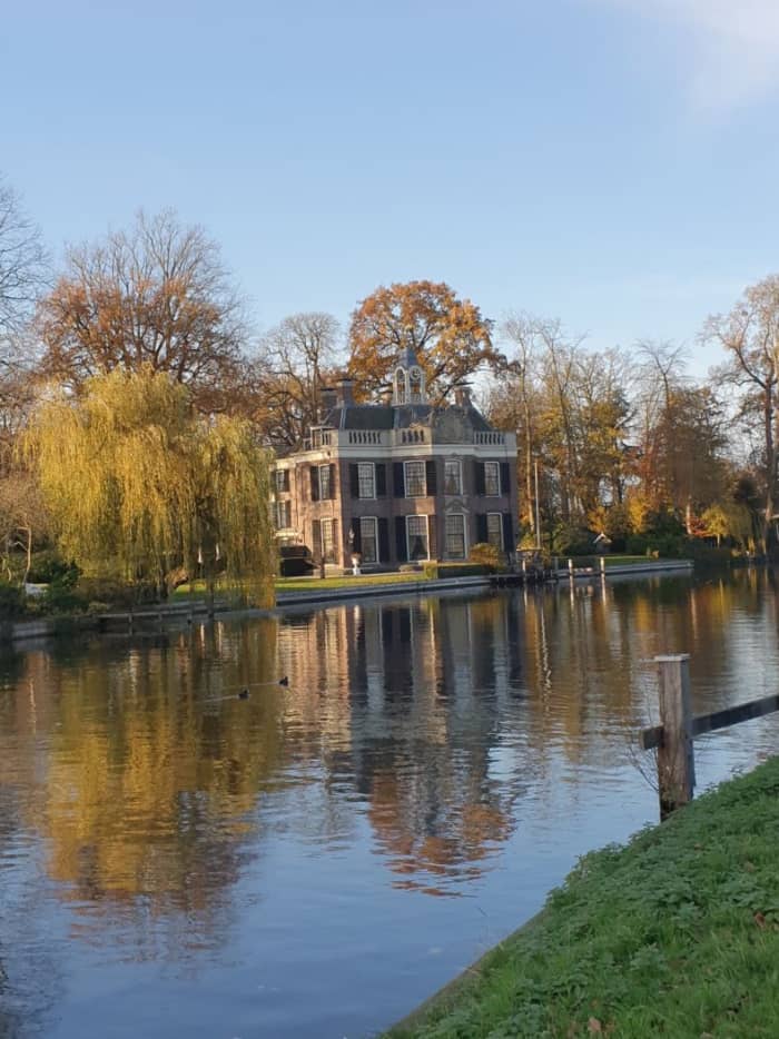 Crociera privata di lusso di un'intera giornata a bordo del Vecht, motoscafo che collega New York con l'estero.
