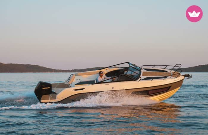 Geniet van een boottocht bij zonsondergang op een Quicksilver 755 cruiser rond Mallorca.